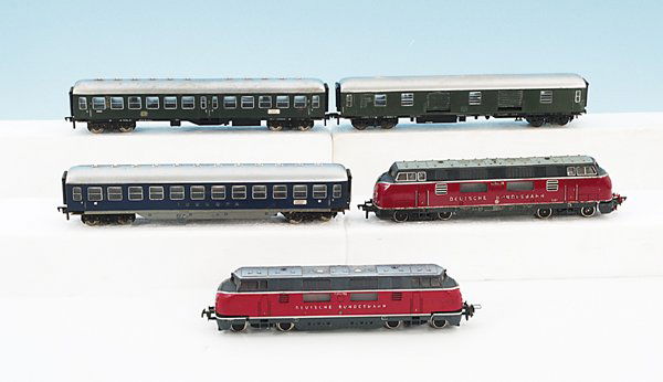 Konvolut Gleichstrom-Fahrzeuge: verschiedene Hersteller und Bahngesellschaften. Alterungs- und Gebrauchsspuren. Besichtigung erforderlich!