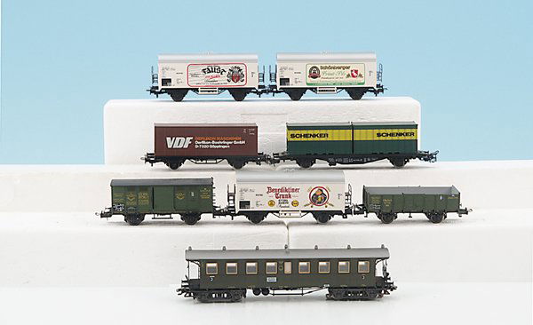 Konvolut MÄRKLIN Wagen: Kleinteile können fehlen, sonst gut erhalten, ohne Kartons. Besichtigung erforderlich!