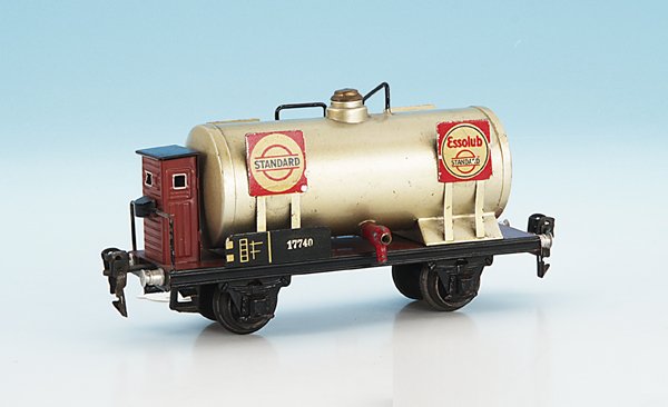 MÄRKLIN Kesselwagen 1774/0 "STANDARD": 18,5 cm, silbern, Lack stark nachgedunkelt, einige Gebrauchsspuren