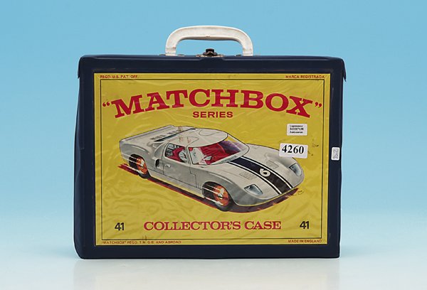 MATCHBOX Sammlerkoffer/Colletors Case No. 41: Inhalt: 45 Matchbox Fahrzeuge, alle im guten, fast neuwertigen Originalzustand - contains 45 Matchbox vehicels, all in near mind original-contition.