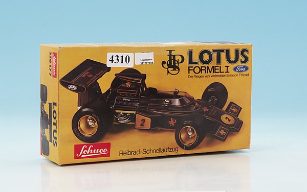 SCHUCO Rennwagen Lotus: Friktionsantrieb, guter Originalzustand im Originalkarton.