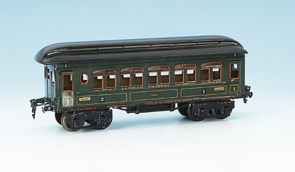 MÄRKLIN D-Zugwagen 1886/1: 33 cm, grün lithographiert, Oberlichtdach schwarz handlackiert, guter Originalzustand, winzige Gebrauchsspuren