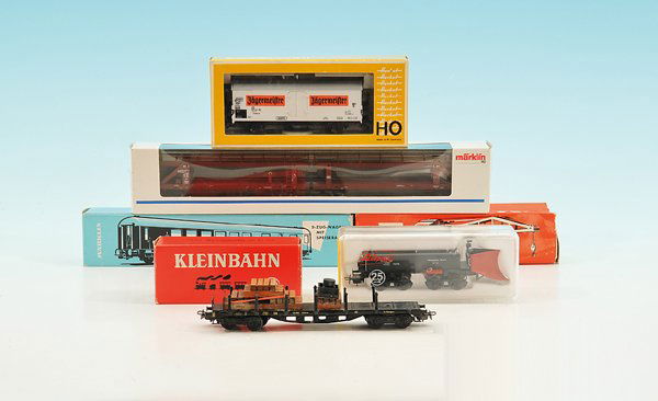 5 H0-Wagen: MÄRKLIN/MARKLIN Autotransportwagen, Kakadu, 2 Tender und Schienenreinigungswagen. Gut erhalten, Besichtigung erforderlich!