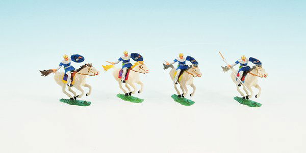 4 ELASTOLIN Kuststoff-Figuren "Ritter auf Pferd": Höhe je 9 cm, neuwertig erhalten.
