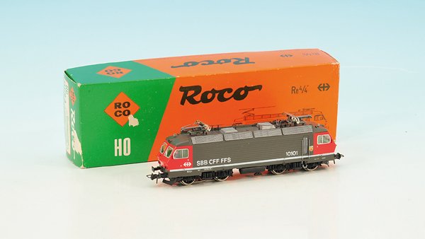 ROCO E-Lok BR Re 4/4 IV: beschädigt, im OKT.