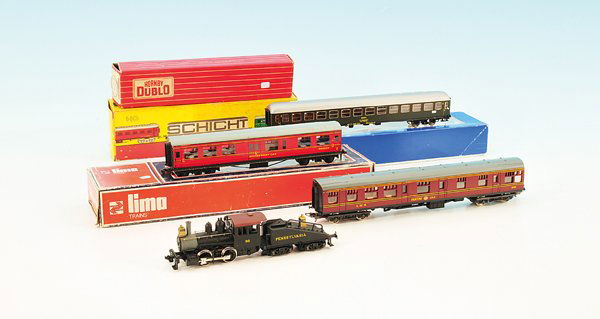 Konvolut Gleichstrom-Fahrzeuge: verschiedene Hersteller und Bahngesellschaften, teilweise in OKTs, Besichtigung erforderlich.