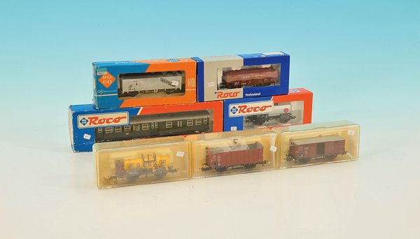 Konvolut Gleichstrom-Fahrzeuge: verschiedene Hersteller und Bahngesellschaften, teilweise in OKTs, Besichtigung erforderlich.