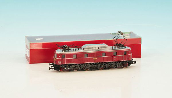 RIVAROSSI E-Lok BR E 19: gut erhalten, im OKT.