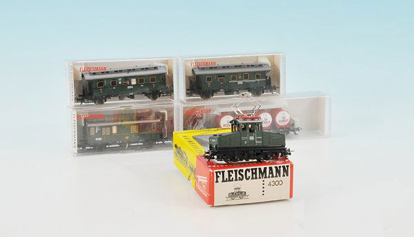 Konvolut FLEISCHMANN Wagen: sehr gut, in OKTs.