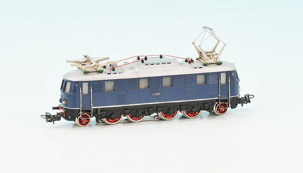 MÄRKLIN/MARKLIN E-Lok 3023: Guss, blau, sehr gut.