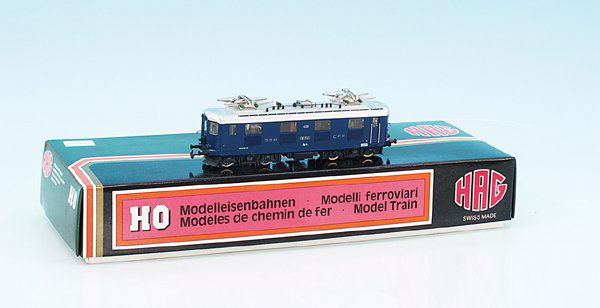 HAG E-Lok No. 409: Re 4/4 der SBB, blau, neuwertig, im OKT.
