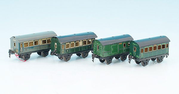 4 MÄRKLIN/MARKLIN Personenwagen: alle mit deutlichen Gebrauchsspuren, Besichtigung erforderlich.