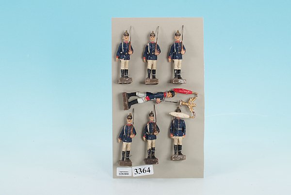 7 LINEOL Soldaten WK 1, 9 cm: 1 Tambourmajor, 6 Grenadiere Gewehr über, Orig.-Zustand, Gebrauchsspuren, Besichtigung erforderlich.