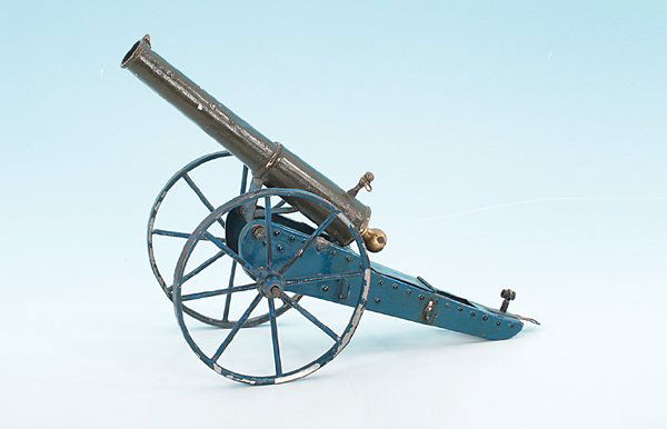 große Kanone: Blech, Rohrdurchmesser 2 cm, teilweise überlackiert, unvollständig.
