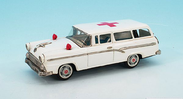 Blechauto "Rot-Kreuz-Wagen": Made in Japan, 30 cm, weiß, Friktionsantrieb, guter Zustand.