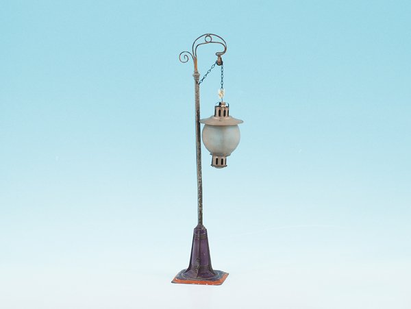 BING Kandelaberlampe: Blech, Höhe 38,5 cm, starker Farbverlust, Besichtigung erforderlich.