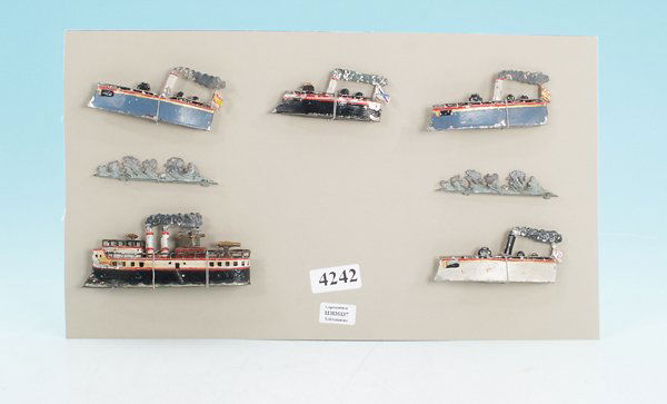 Konvolut HEYDE Miniaturschiffe, Guss: 5 Stück, 2 Wellendarstellungen, Gebrauchsspuren, Lackschäden, Besichtigung erforderlich, sehr hübsch.