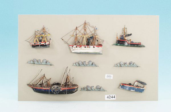 Konvolut HEYDE Miniaturschiffe, Guss: 1 Raddampfer, 2 Segelschiffe, 1 Zerstörer, 1 Torpedoboot, 4 Wellendarstellungen, Lack- und Gussschäden, Besichtigung erforderlich.