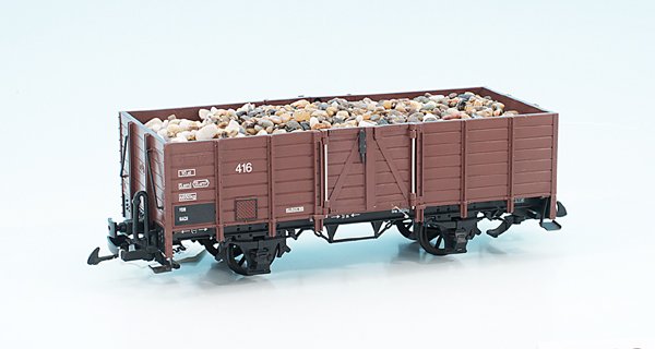 LGB Hochbordwagen: braun, Kunststoff, mit Steinladung versehen, gut erhalten.