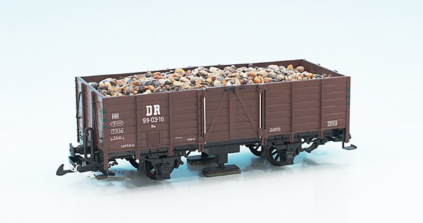 LGB Hochbordwagen: braun, Kunststoff, mit Steinladung versehen, gut erhalten.