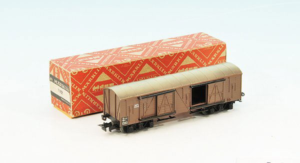 MÄRKLIN/MARKLIN ged. Güterwagen 332.3: Guss, umbra, nicht ganz fachgerecht neulackiert, im Nachbaukarton.