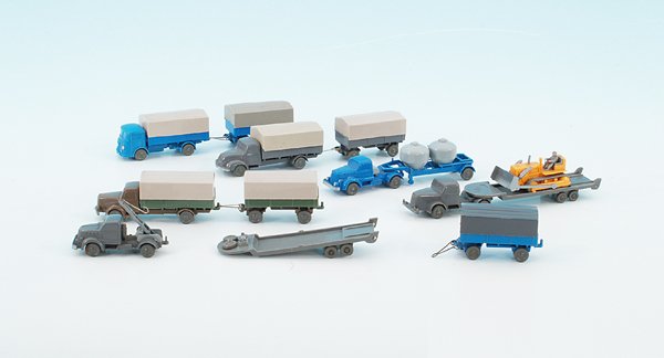 Konvolut WIKING LKWs/Anhänger: 11 Stück, alle mit geschlossenen Fenstern, guter Zustand, Besichtigung erforderlich.