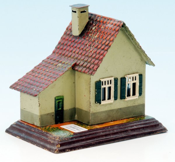 MÄRKLIN Wärterhaus 2148: 12,5 x 8,5 cm, Signal und Signalsockel fehlen, Gebrauchsspuren.
