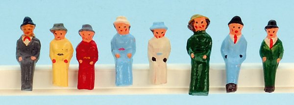 8 Replika Sitzfiguren aus Masse, Spur 0 Größe: 5 Damen, 3 Herren, guter Zustand.