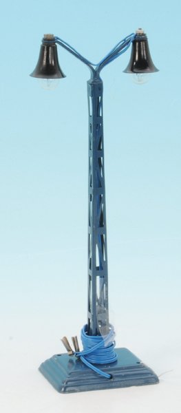 MÄRKLIN Bogenlampe 13452/2: Höhe 25 cm, blau, neu verkabelt, guter Zustand.