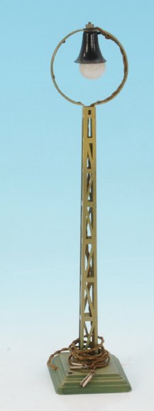 MÄRKLIN Ringbogenlampe 13450: leichte Gebrauchsspuren.