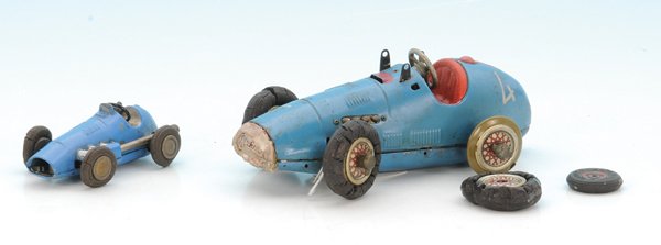 SCHUCO Grand Prix Racer 1070: dazu 1 Mikro Racer, beide Ersatzteilspender.