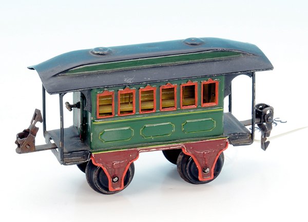 MÄRKLIN Personenwagen 1807/0, grün: 13 cm, grün, Oberlichtdach schwarz n e u l a c k i e r t.
