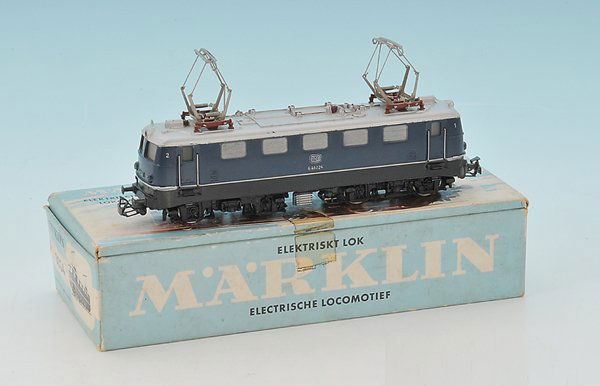 MÄRKLIN E-Lok 3034.1: Guss, blau, leichte Alterungs- und Gebrauchsspuren, im OKT.