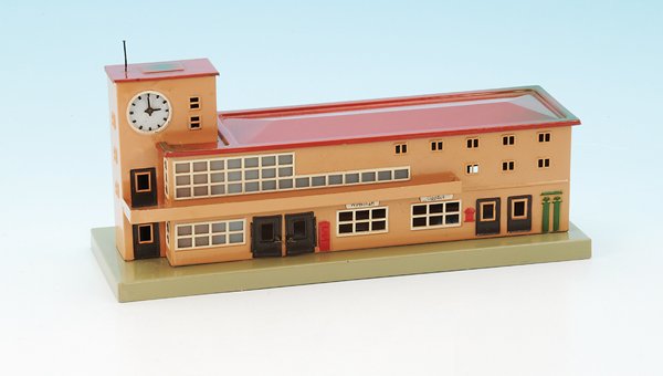 MÄRKLIN Bahnhof 418.3: Blech, Antenne und Uhr original, sehr guter Orig.-Zustand.