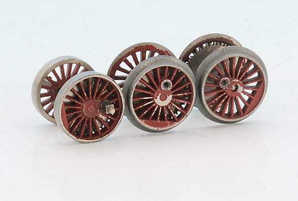 MÄRKLIN Radsatz für HR 800 N: frühe dunkelrote Version, hinterdreht, bis auf 1 Rad ohne Risse.