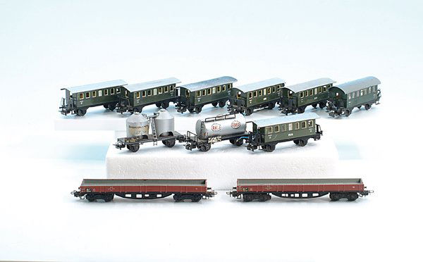 Konvolut MÄRKLIN Wagen: Blech, deutlichste Alterungs- und Gebrauchsspuren. Besichtigung erforderlich!