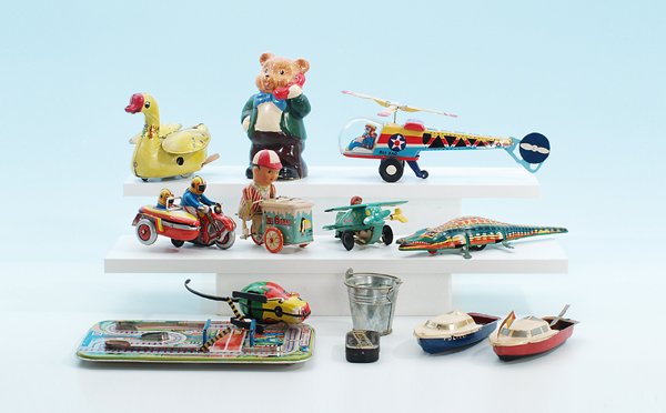 Konvolut Blechspielzeug: asiatische Fertigung, gemischter Zustand. Besichtigung erforderlich!