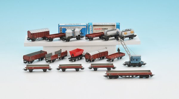 Konvolut MÄRKLIN Güterwagen, 60er Jahre: verschiedene Modelle, Metallteile flugrostig, Besichtigung erforderlich.