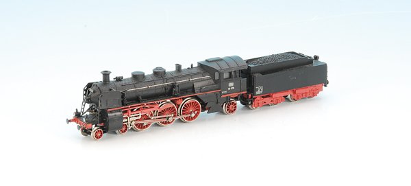 MÄRKLIN HAMO Dampflok BR 18 478: Guss, Tender Kunststoff, für 2-Leiter-Gleichstrom-Betrieb, Tenderaufbau lose, sonst noch guter Orig.-Zustand.