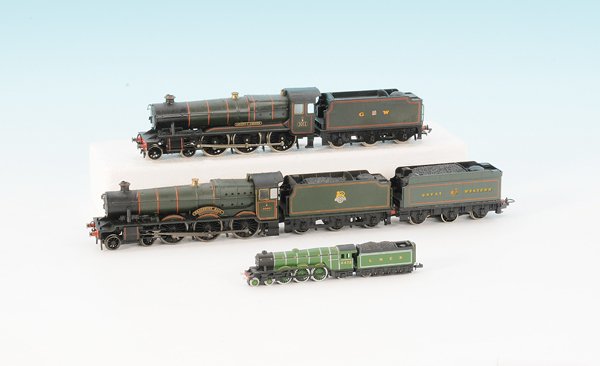 2 HORNBY engl. Dampfloks: gut erhalten, dazu Spur N BodenlÃ¤ufer.