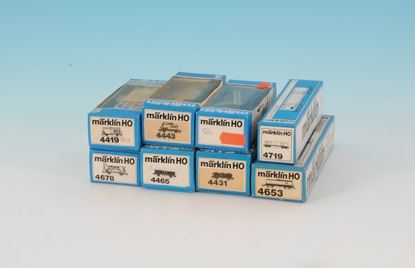 Konvolut MARKLIN Wagen: zumeist 80er Jahre, gut erhalten, in OKTs.
