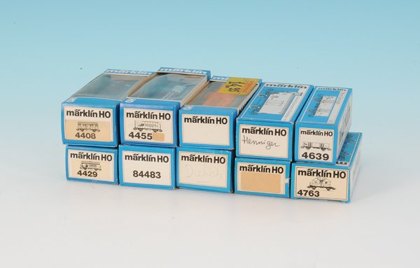 Konvolut MARKLIN Wagen: zumeist 80er Jahre, gut erhalten, in OKTs.