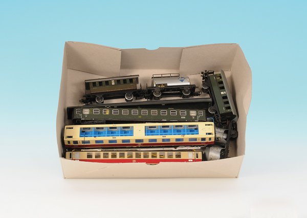 Konvolut MARKLIN Wagen: Blech, deutlichste Alterungs- und Gebrauchsspuren. Besichtigung erforderlich!