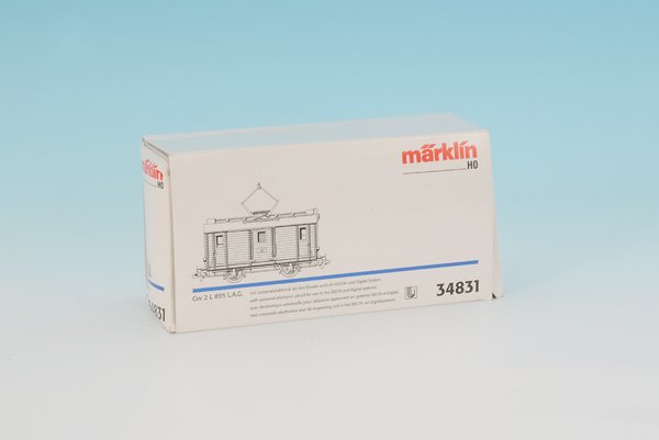 MARKLIN GepÃ¤cktriebwagen 34831: gut erhalten, im stark beschÃ¤digten OKT.