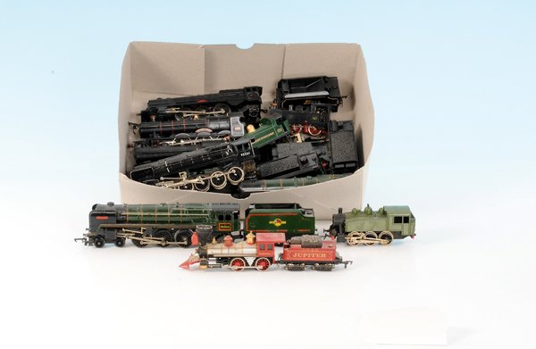 Konvolut engl. Dampflokomotiven Tri-Ang, Hornby andere: 10 StÃ¼ck, teilw. ohne Tender, Besichtigung erforderlich.