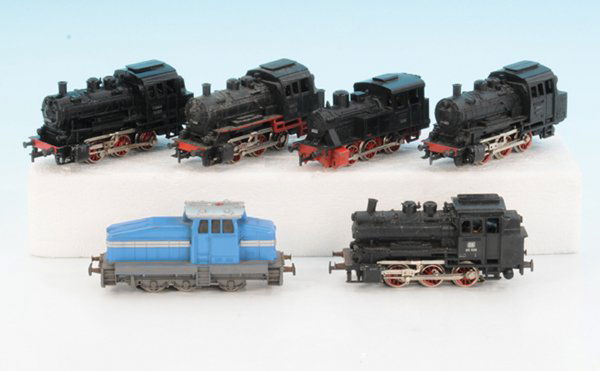 Konvolut kleine MARKLIN Loks: 6 StÃ¼ck, alle mit deutlichen Gebrauchsspuren.