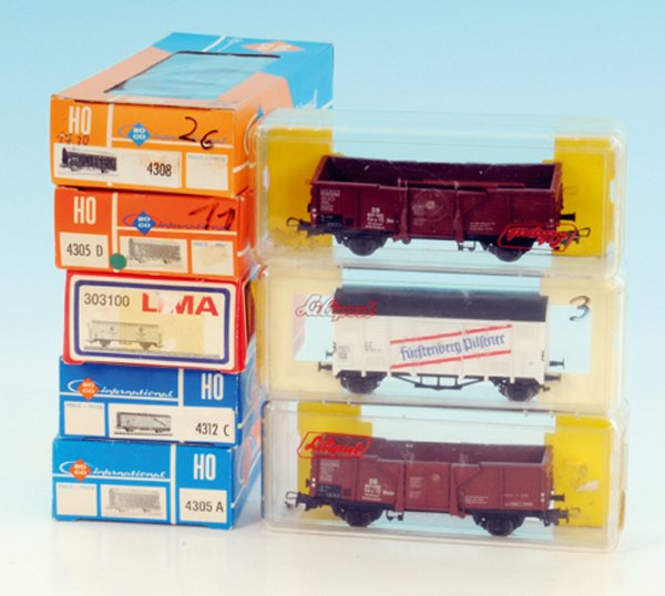 7 GÃ¼terwagen Spur H0: ROCO u.a., Besichtigung erforderlich.
