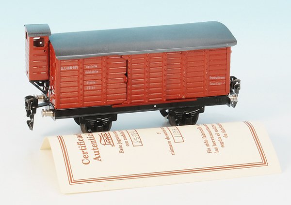 PAYA gedeckter GÃ¼terwagen 25784: 17 cm, neuwertig, mit Zertifikat.