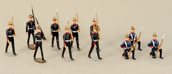 11 HIRART WK 1 Soldaten, Pickelhaube: 5,5 cm, 8 StÃ¼ck maschierend, 3 knieend, sehr guter Zustand.