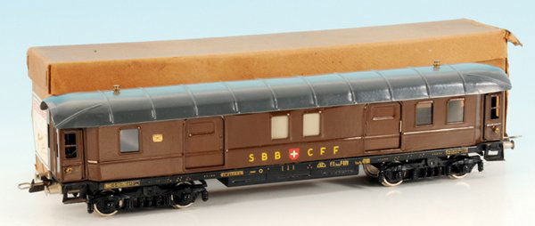 ELETTREN D-Zugpackwagen P-028 der SBB, braun: 41 cm, braun, Dach grau handlackiert, Aufschrift SBB-CFF, guter Orig.-Zustand, minimale Gebrauchsspuren, im OKT. In dieser Lackierung eine groÃŸe RaritÃ¤t!